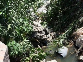 El automóvil habría sido embestido por otro