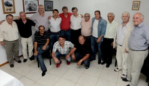 Bahl ya muestra el apoyo de dirigentes