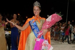 La nueva reina del carnaval es Priscila Stang. 