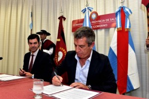 El convenio fue rubricado por los gobernadores Urribarri y Urtubey.