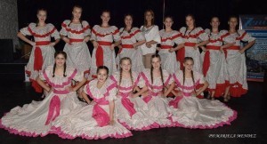 Presentaciones de la Escuela de Danzas Folclóricas.