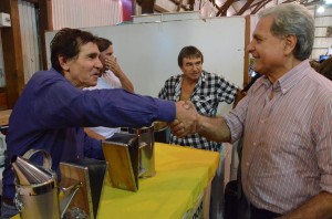 Solanas junto a productores