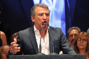 Urribarri declinó su precandidatura presidencial