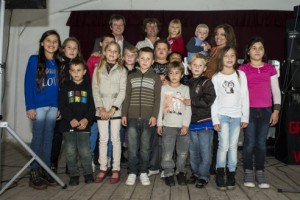 Entregó elementos para el comedor.