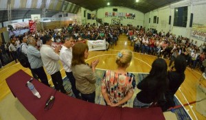 Osuna y Báez caminan juntos Paraná.