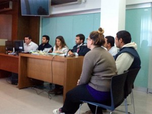 Por llevar de tiro una camioneta.