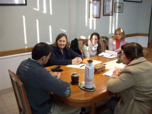 Reunión con profesionales del Departamento de la Tercera y Mediana Edad.
