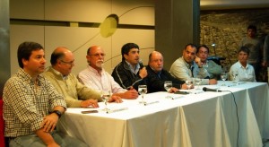 Fuertes y Busti presentaron su propuesta en Gualeguaychú Fuertes y Busti presentaron su propuesta en Gualeguaychú Fuertes y Busti en Gualeguaychú.