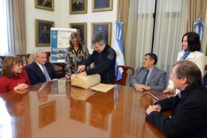 Urribarri encabezó el acto en Casa de Gobierno.