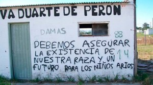 Frente a una vecinal.