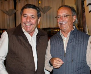 Por más de tres mil votos. 