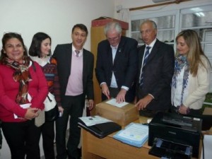 Maín y Lara participaron de la apertura de sobres.