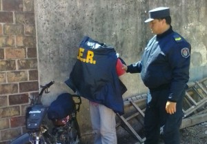 Uno de ellos escapó y el otro fue apresado.