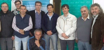 Operadores de radio recibieron su carnet profesional