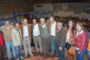 Robles lanzó su campaña con miras al 25 de Octubre