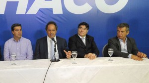 El mandatario entrerriano acompañó a Scioli de campaña en Chaco.