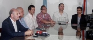 De la Rosa se reunió con autoridades de la fundación.