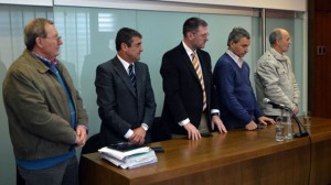 Klein, Kranewitter y Ortman, junto a los abogados defensores.