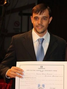 Tomassi recibió el diploma como intendente electo de Cerrito