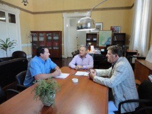 Se analizaron obras escolares, de saneamiento y agua potable para Etchevehere y Sauce Pinto.