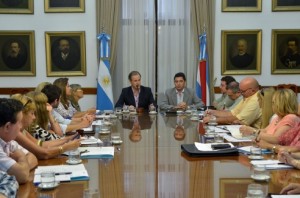 Expuso lineamientos ante el equipo del CGE.