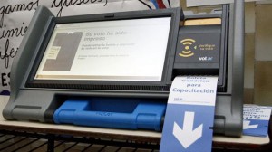 Quieren aplicar la boleta única y el voto electrónico.