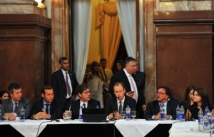 “Necesitamos poder avanzar con los programas de gobierno”, dijo.