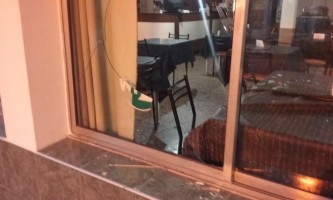 Rompieron el vidrio para ingresar al Comedor La Sede