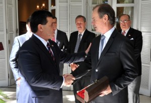 Coinciden en incrementar el transporte por la Hidrovía del río Paraná.