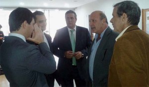 El ex gobernador no asistió a la audiencia convocada por el juez Eduardo Ruhl.