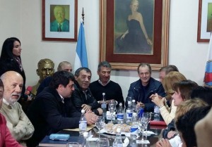 Dijo que convocará a los que se fueron.