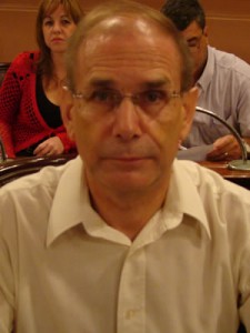 Kerz analizó la realidad económica y política del país y la provincia