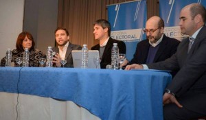 Con distintas fuerzas políticas.