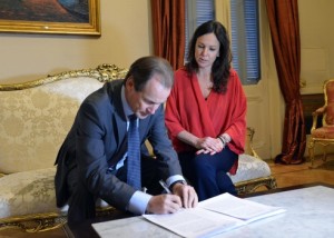 Por 24 millones de pesos.