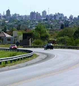 Piden que se lo reconozca al ex mandatario, iniciador de la obra.