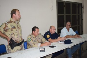 Encuentro de funcionarios y vecinos en Viale.