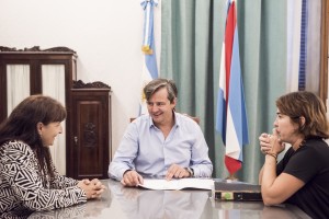 Bahl recibió a integrantes de Erasus.