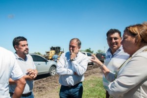 Benítez recorrió la obra y mantuvo reuniones con vecinos.