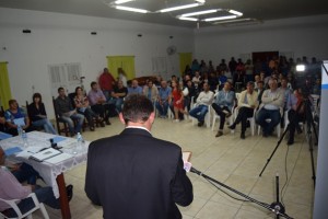 Asamblea legislativa en Tabossi.