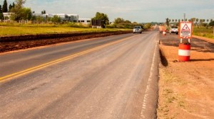 Construyen la Autovía Paraná-Oro Verde.