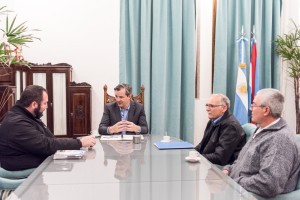 Bahl recibió a miembros de la Comisión Pro Templo de Oro Verde.