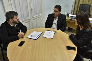 Durante una reunión  con el Secretario de Energía de la provincia Raúl  Arroyo.