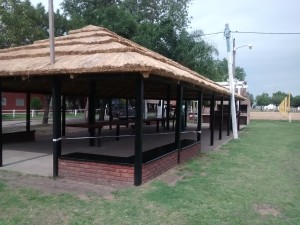 Los empleados están abocados al pintado de las instalaciones de los quinchos.