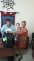 Entrega de kits escolares.