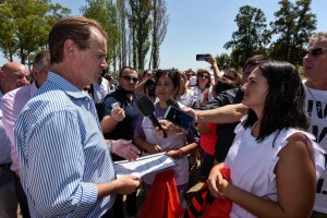 “No se hará ningún ajuste a costa del salario”, reiteró el mandatario.