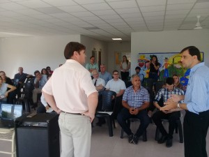 Charla sobre regulación de la instalación de antenas en los municipios.