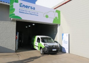Enersa presentó vehículos 100% eléctricos. 