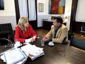 Kneeteman se reunió este lunes con la ministra de Gobierno, Rosario Romero.