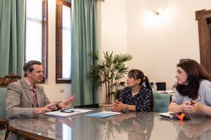  Bahl convocó a una nueva reunión.