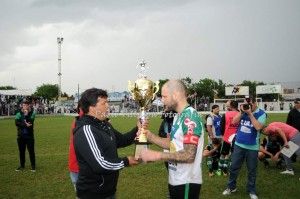 Sánchez entregó la Copa a Unión Agrarios Cerrito